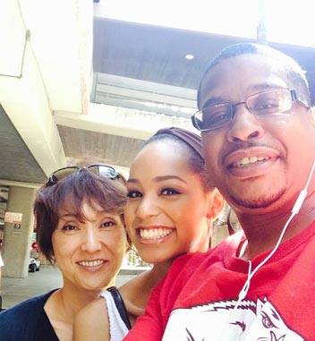 ariana-miyamoto-mixed-race-bi-racial-parents-mother-father-family-pic-photo