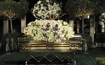 music-celebrity-michael-jackson-dead-funeral-casket-photo-picture