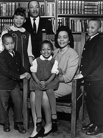 dr-martin-luther-king-jr-family-coretta-wife-children-photo-picture