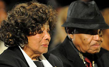 music-celebrity-michael-jackson-dead-funeral-parents-katherine-joe-jackson-photo-picture1