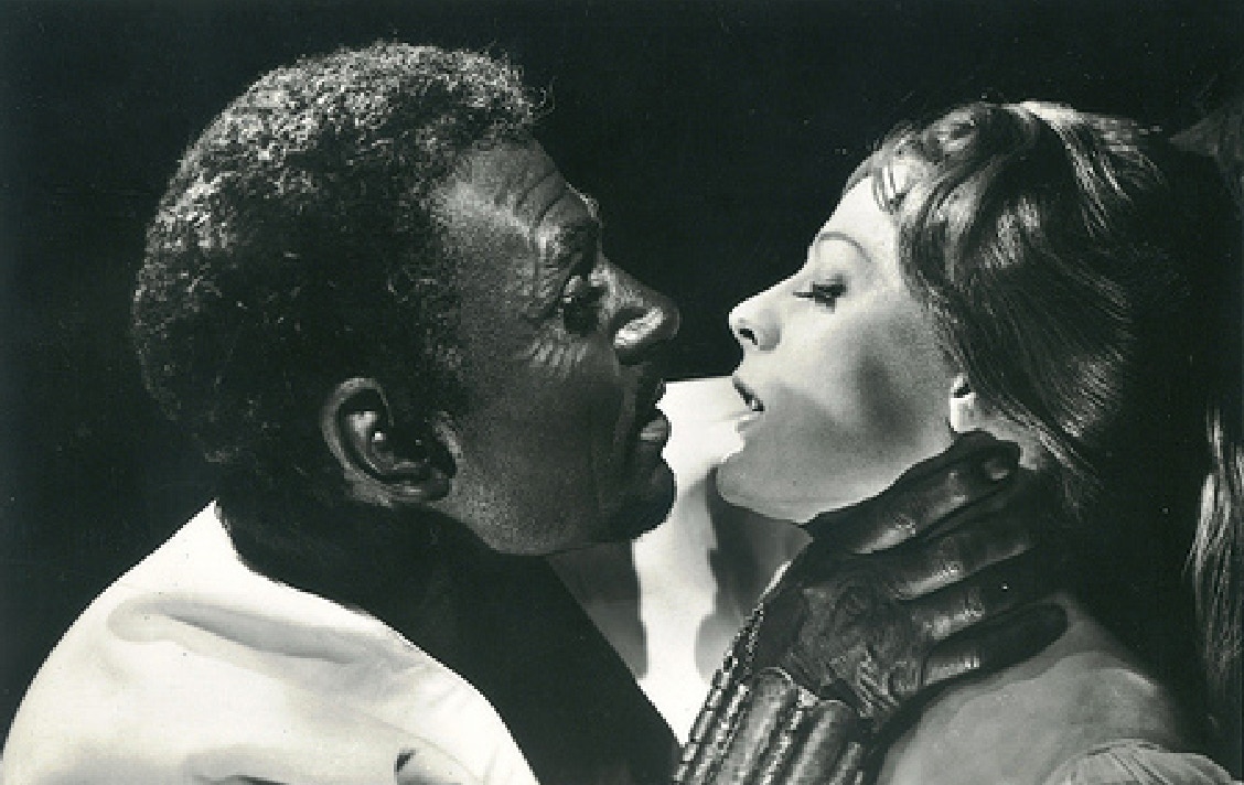 Othello Movie: Sir Laurence Olivier's 1965 Blackface Actor Performance